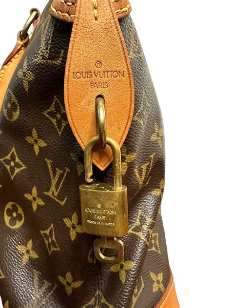 do all louis vuitton bags come with lock and key|louis vuitton lockit horizontal.